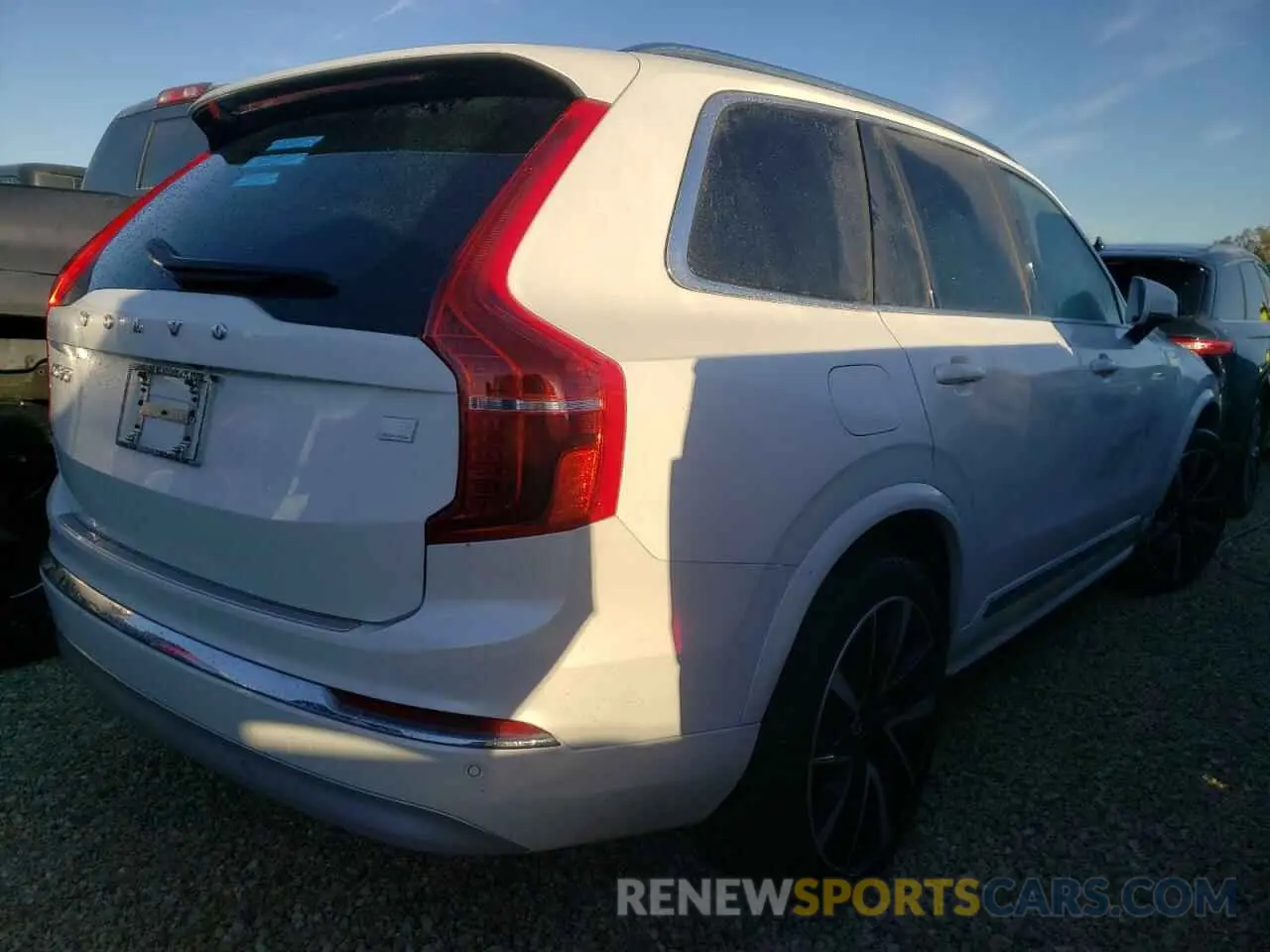 4 Photograph of a damaged car YV4H600Z5N1843836 VOLVO XC90 T8 RE 2022