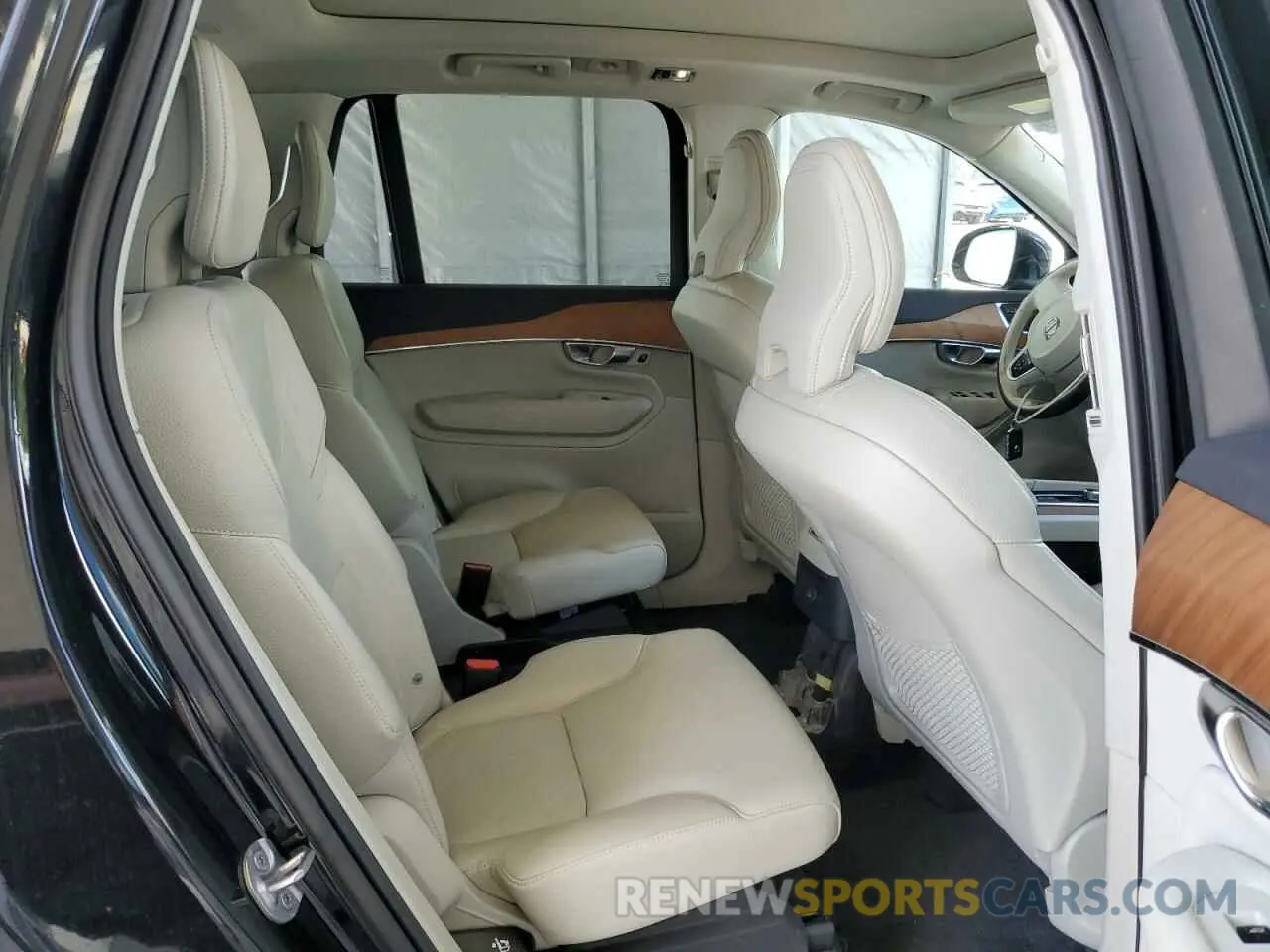 11 Photograph of a damaged car YV4H600ZXN1832668 VOLVO XC90 T8 RE 2022