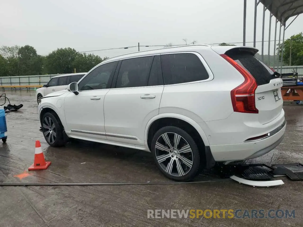 2 Photograph of a damaged car YV4H60CL3N1849934 VOLVO XC90 T8 RE 2022