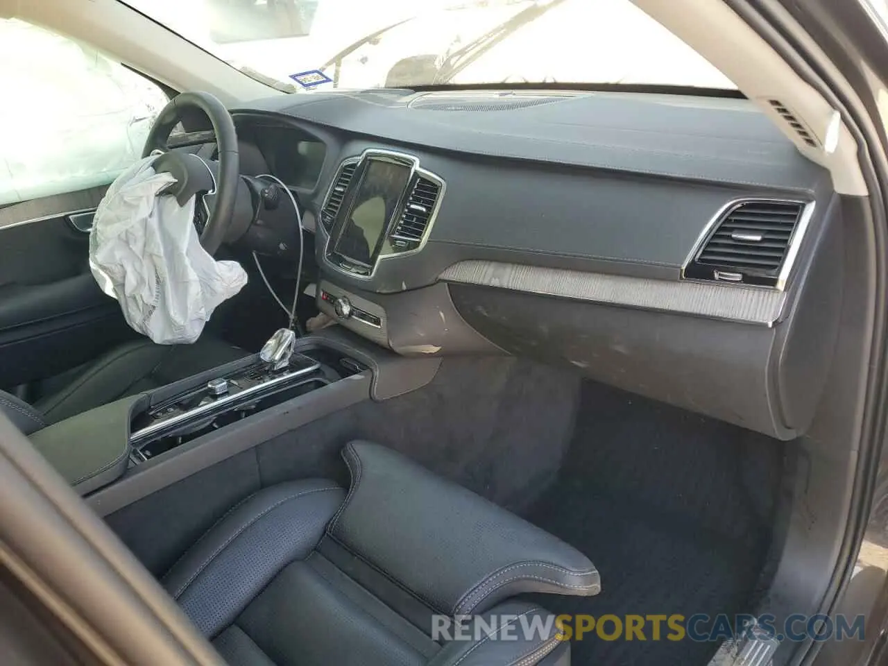 8 Photograph of a damaged car YV4062JFXR1194098 VOLVO XC90 ULTIM 2024