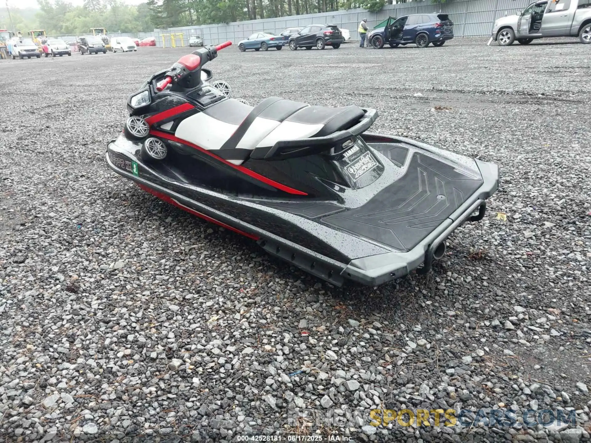 3 Photograph of a damaged car 00000YAMA1459D919 YAMAHA GP1800 2019